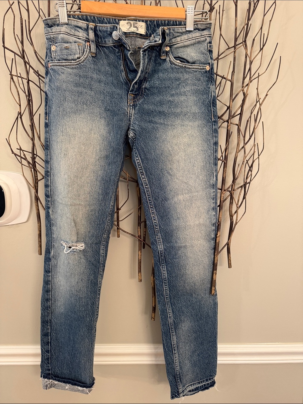 Free people Agolde Faded Blue Straight-Leg Jeans with Raw Hem